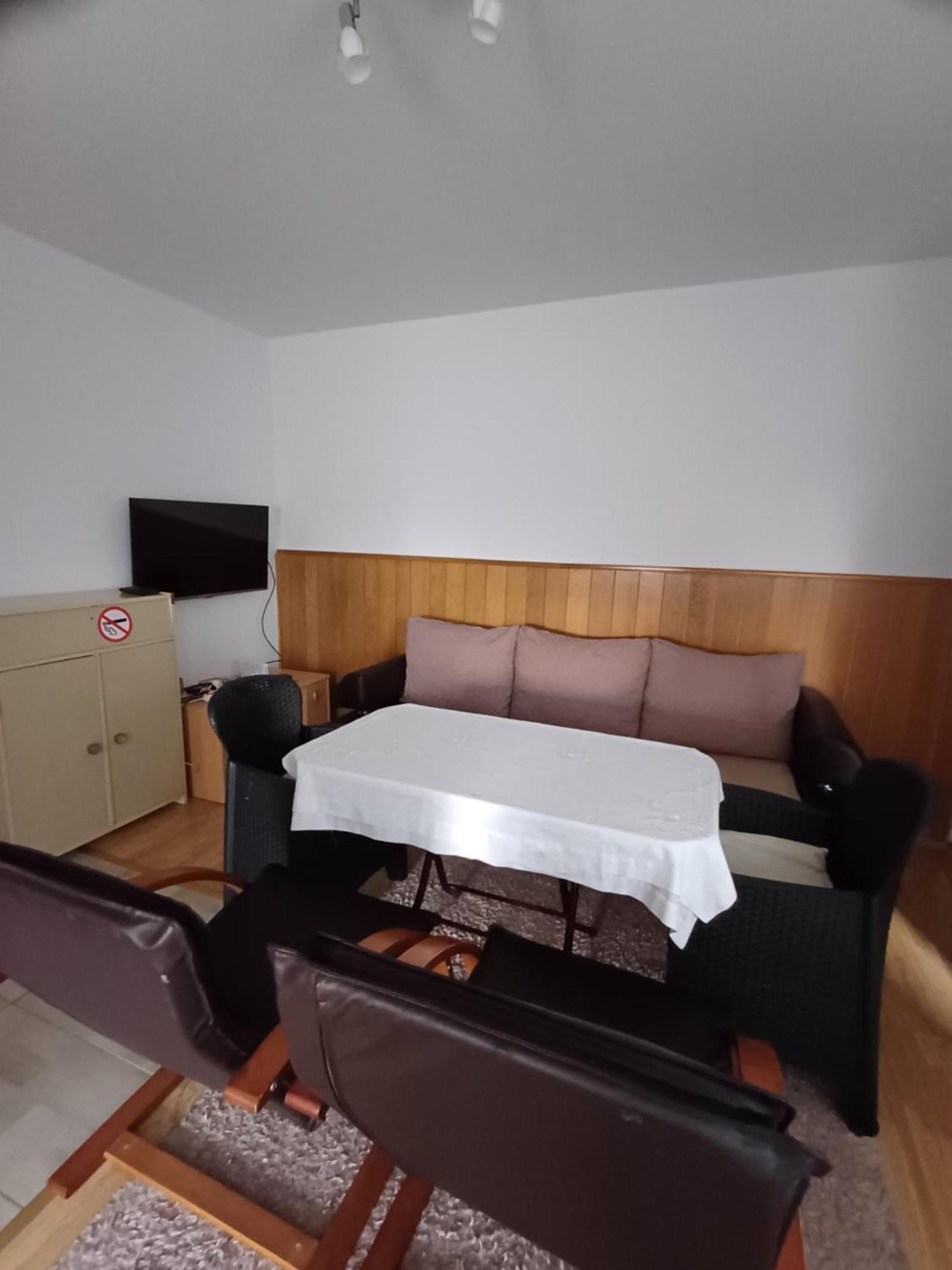 Apartments Lela Bihac Luaran gambar