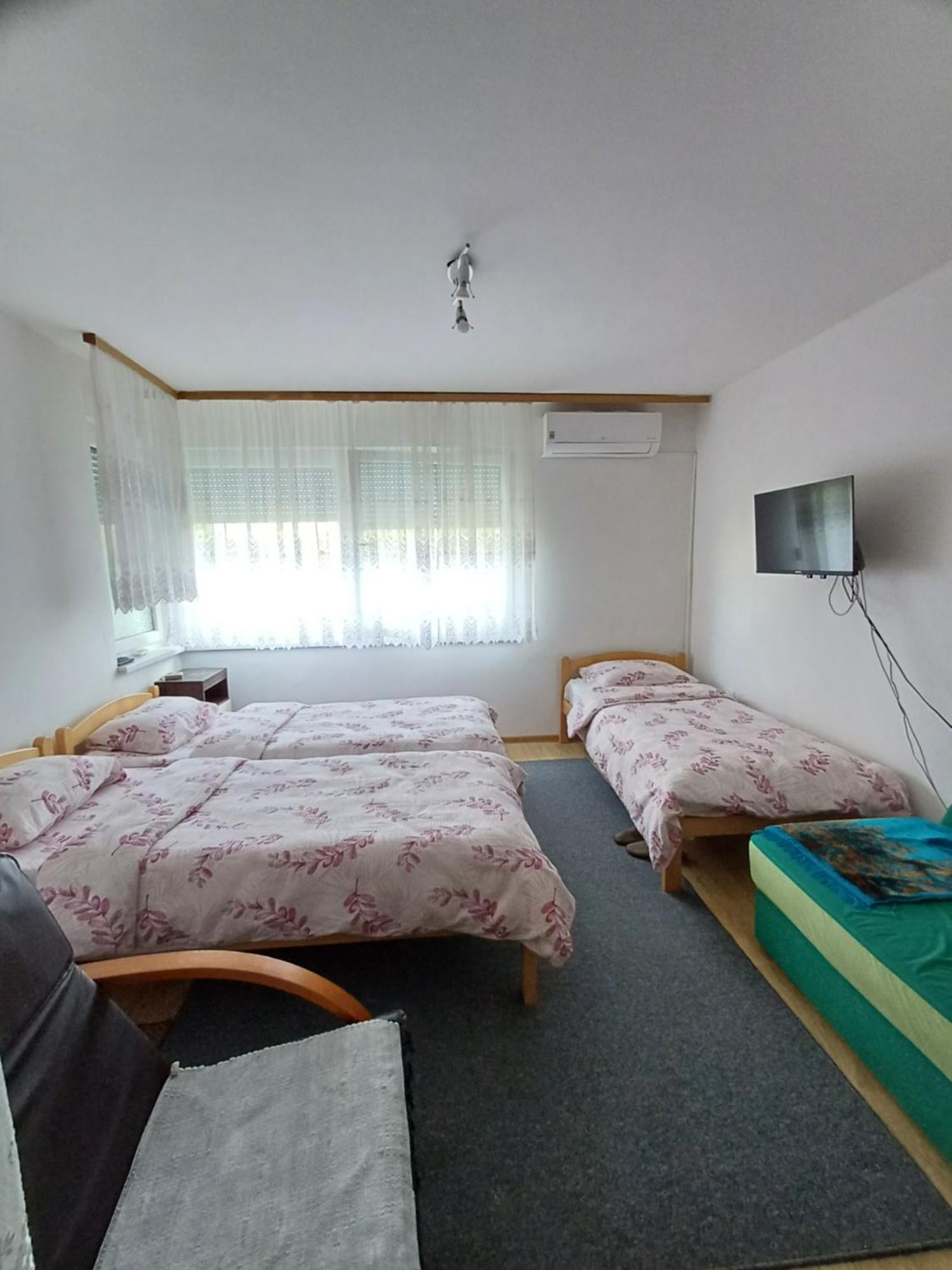 Apartments Lela Bihac Luaran gambar