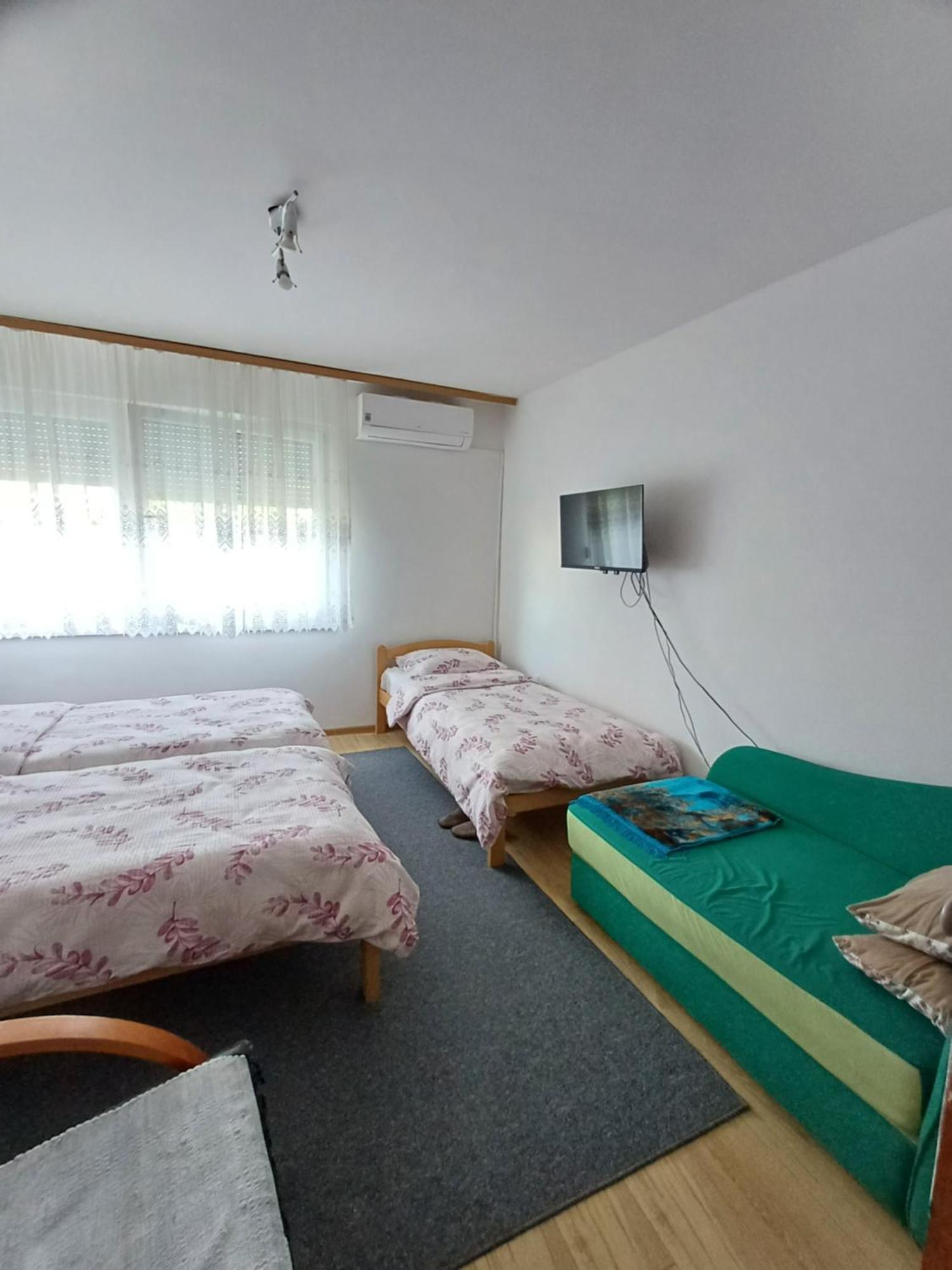 Apartments Lela Bihac Luaran gambar
